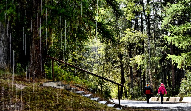sunshower couple jimsmith lake ch rs DSC_0285